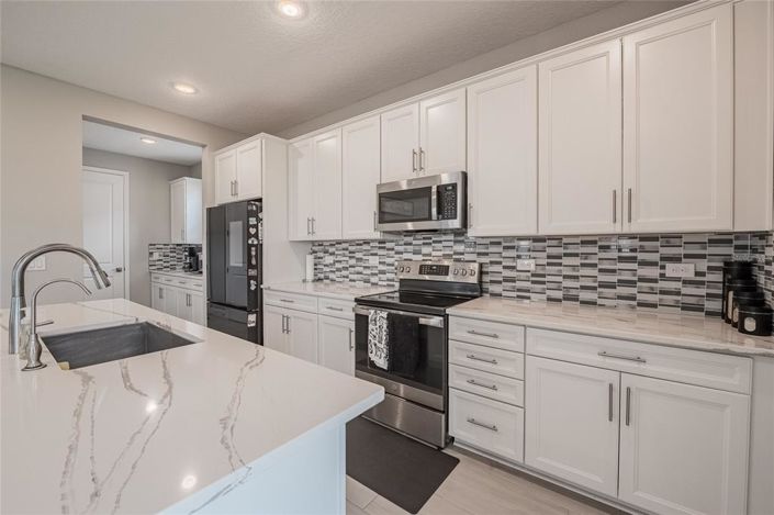 Image No.15-4 Bed Property for sale