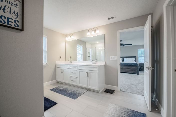 Image No.25-4 Bed Property for sale