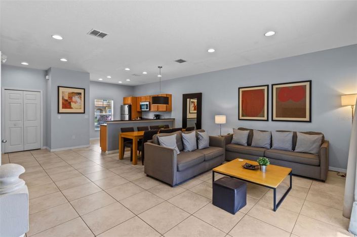 Image No.11-3 Bed Townhouse for sale