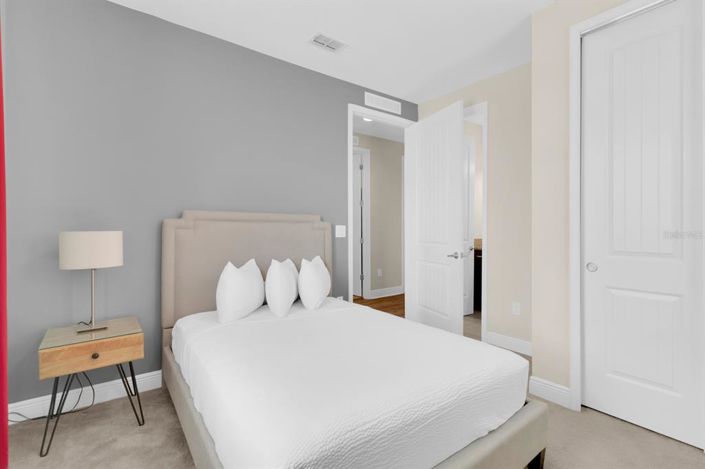 Image No.29-6 Bed Property for sale