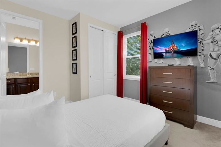 Image No.30-6 Bed Property for sale