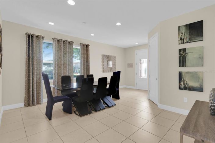 Image No.5-6 Bed Property for sale