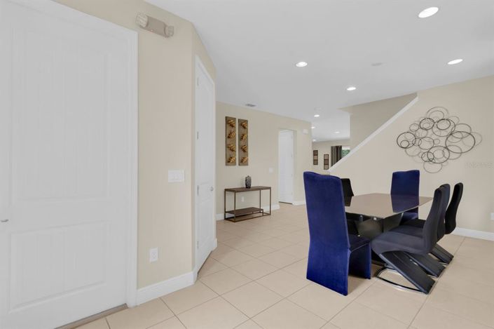 Image No.6-6 Bed Property for sale