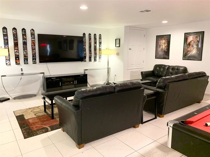 Image No.10-5 Bed Property for sale