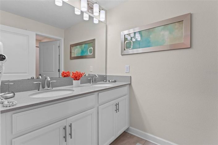 Image No.7-4 Bed Townhouse for sale