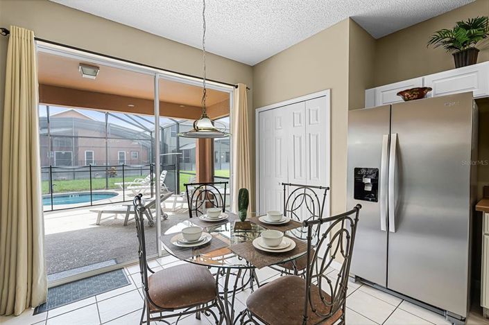 Image No.10-6 Bed Property for sale