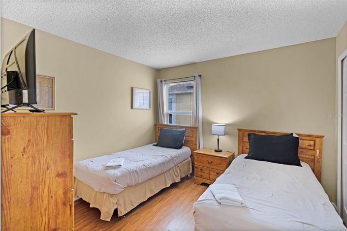 Image No.21-6 Bed Property for sale