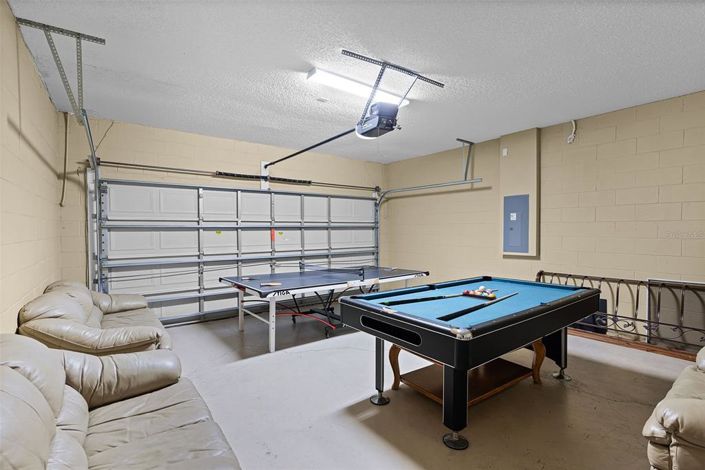 Image No.26-6 Bed Property for sale