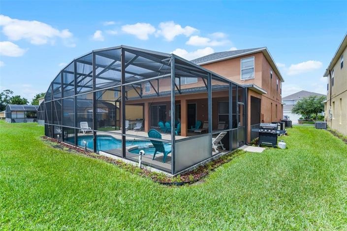 Image No.30-6 Bed Property for sale