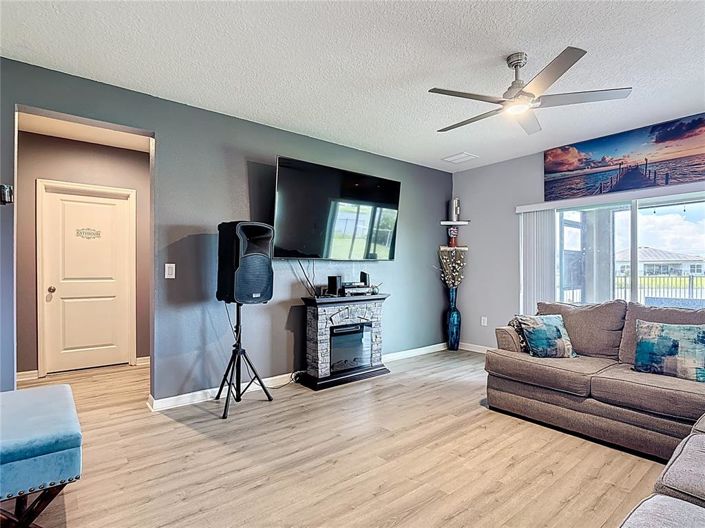 Image No.20-5 Bed Property for sale