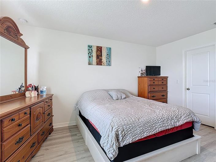 Image No.33-5 Bed Property for sale