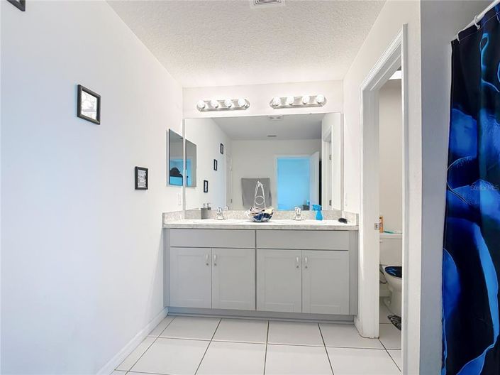 Image No.34-5 Bed Property for sale