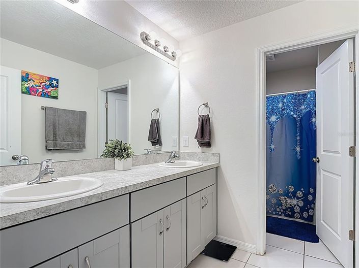 Image No.37-5 Bed Property for sale