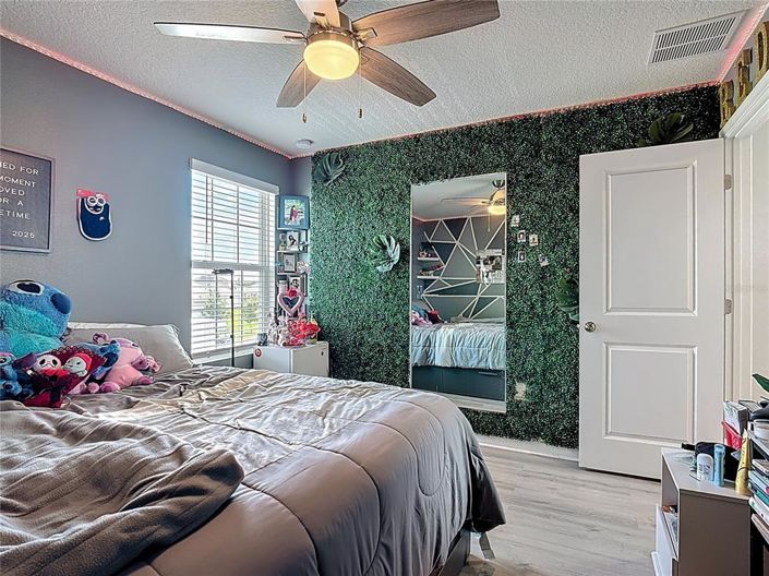 Image No.38-5 Bed Property for sale