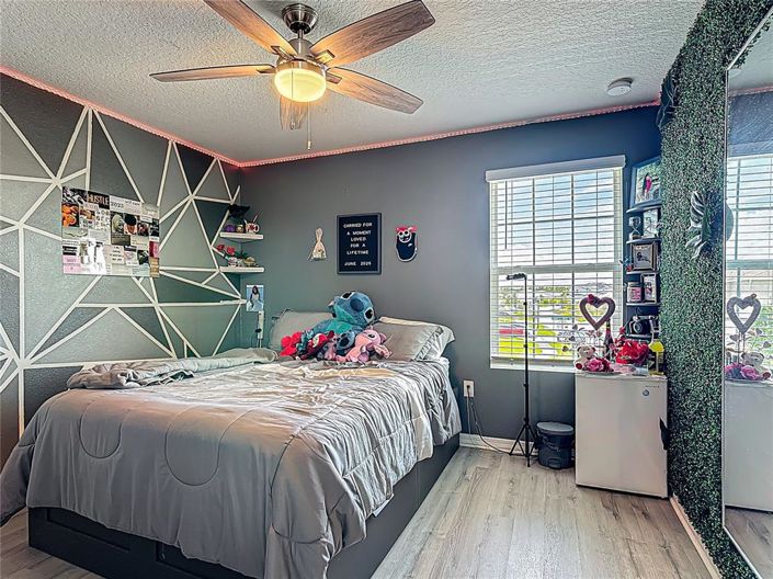 Image No.44-5 Bed Property for sale