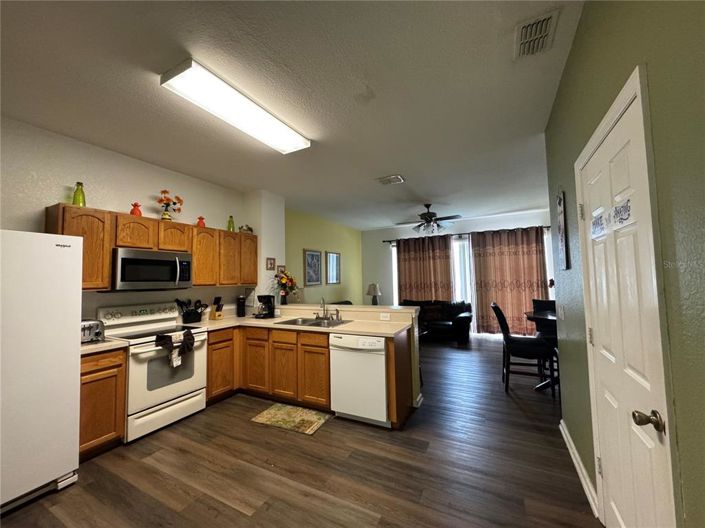 Image No.2-3 Bed Townhouse for sale