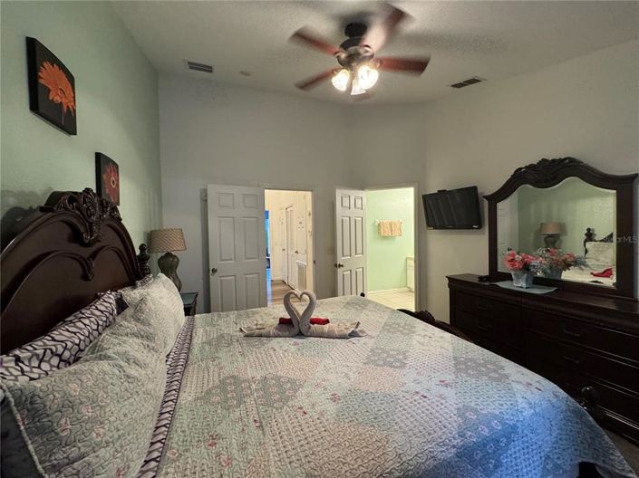 Image No.8-3 Bed Townhouse for sale