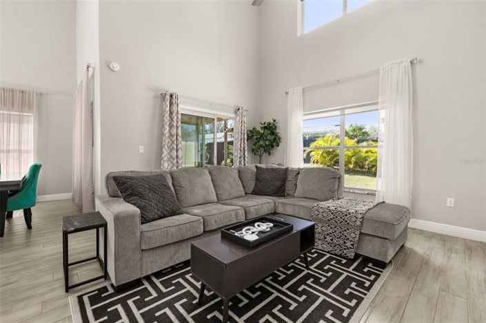 Image No.16-4 Bed Property for sale