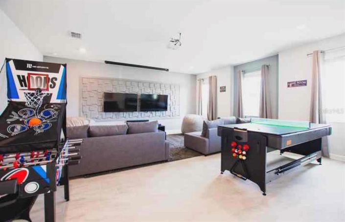 Image No.7-9 Bed Property for sale