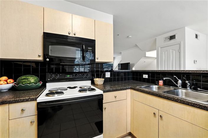 Image No.15-3 Bed Property for sale