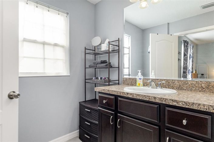 Image No.18-3 Bed Townhouse for sale