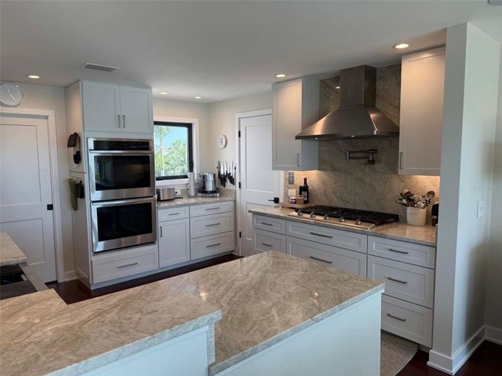 Image No.15-4 Bed Property for sale