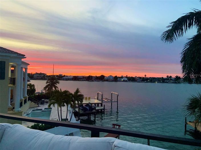 Image No.5-4 Bed Property for sale