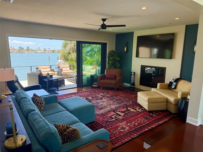 Image No.8-4 Bed Property for sale