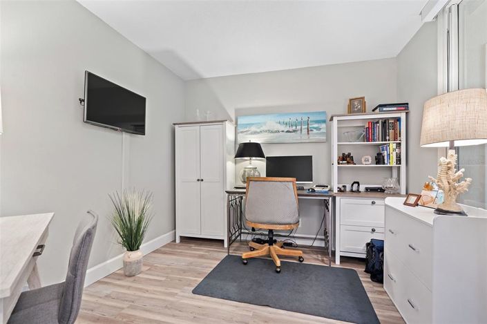 Image No.28-2 Bed Property for sale