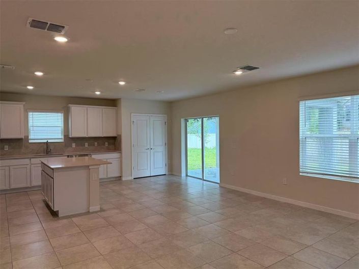 Image No.6-5 Bed Property for sale