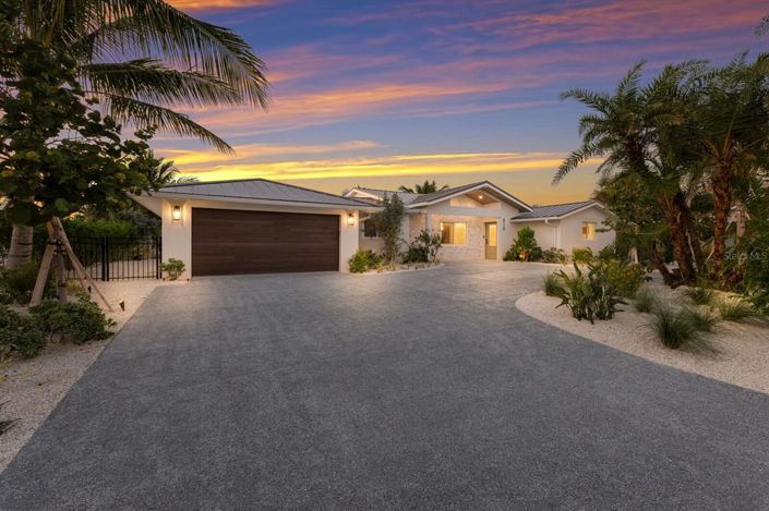 Image No.1-4 Bed Property for sale