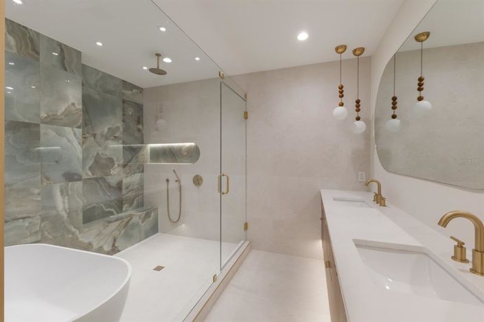 Image No.29-4 Bed Property for sale