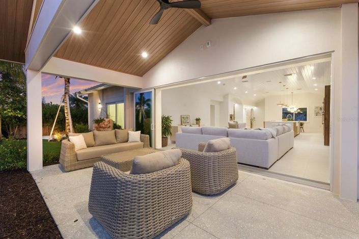 Image No.44-4 Bed Property for sale