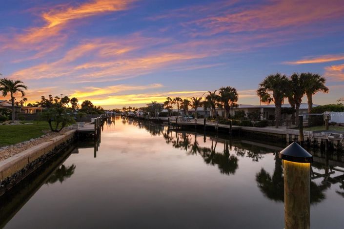 Image No.55-4 Bed Property for sale