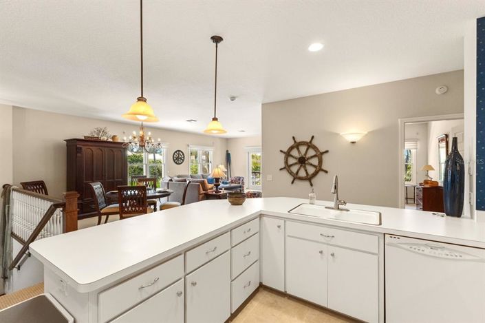 Image No.12-2 Bed Property for sale