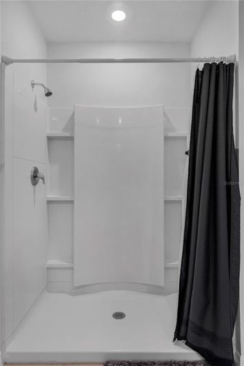 Image No.36-5 Bed Property for sale