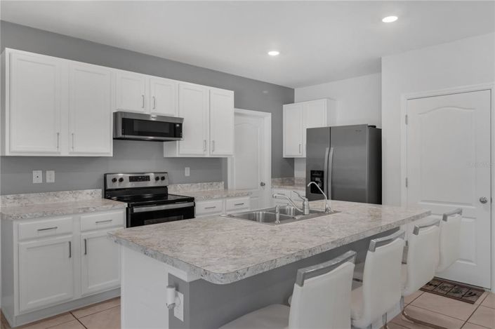 Image No.9-5 Bed Property for sale