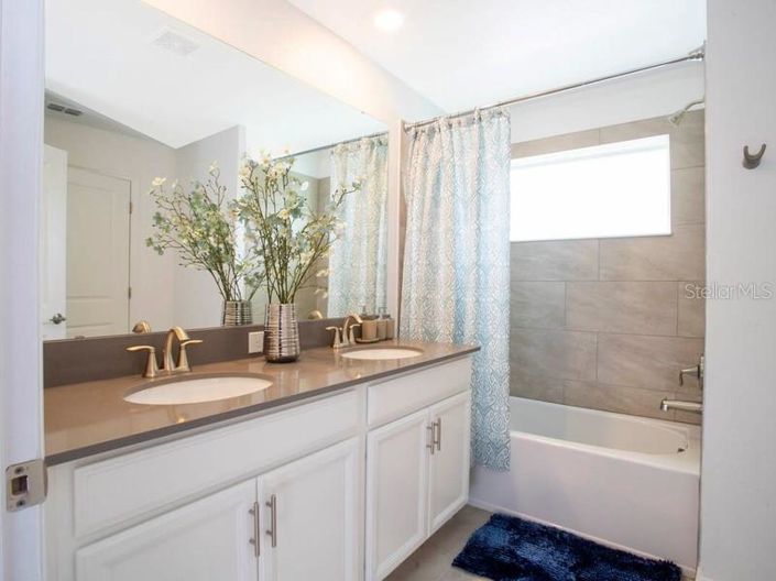 Image No.19-4 Bed Townhouse for sale