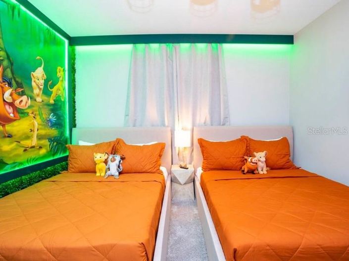 Image No.20-4 Bed Townhouse for sale