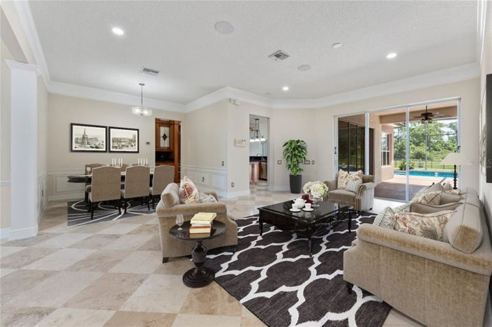 Image No.3-5 Bed Property for sale