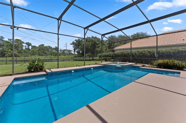 Image No.6-5 Bed Property for sale