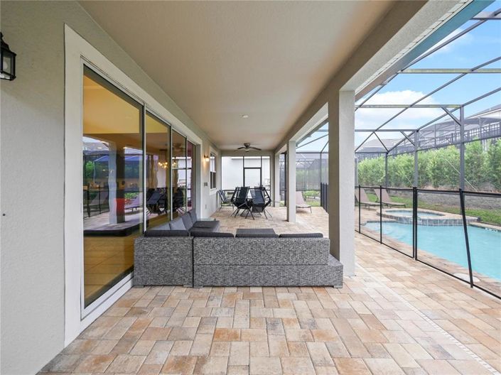 Image No.32-7 Bed Property for sale