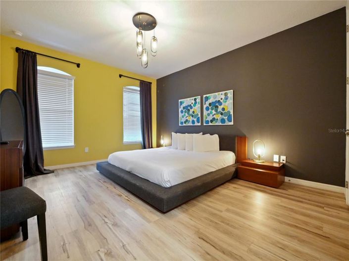 Image No.4-7 Bed Property for sale