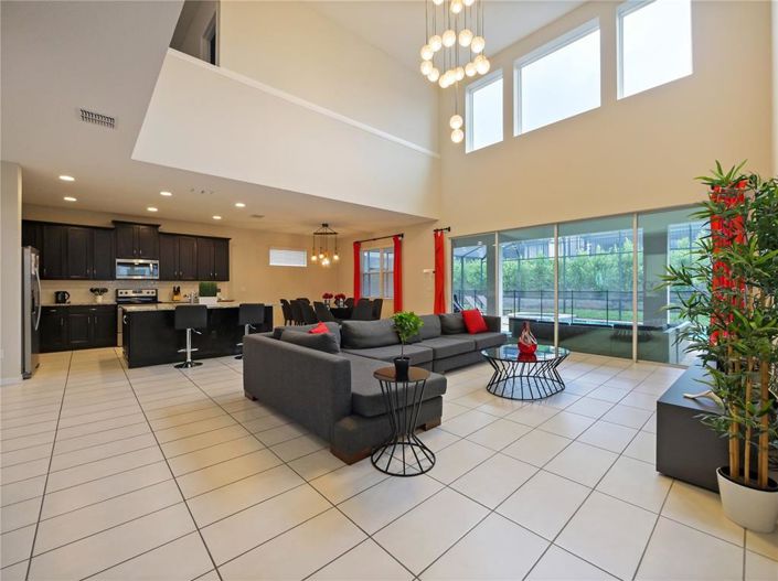 Image No.8-7 Bed Property for sale