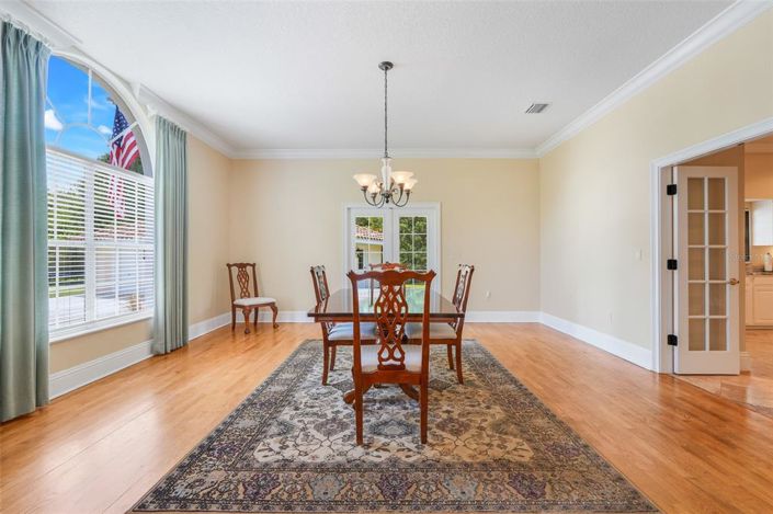 Image No.11-5 Bed Property for sale