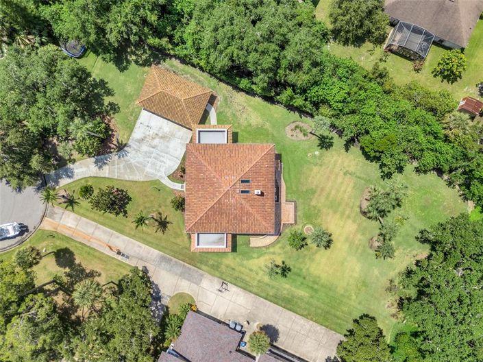 Image No.2-5 Bed Property for sale