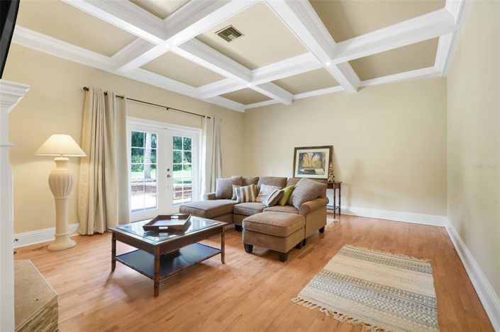 Image No.20-5 Bed Property for sale