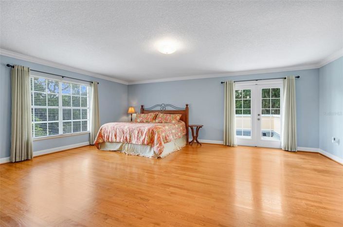 Image No.26-5 Bed Property for sale