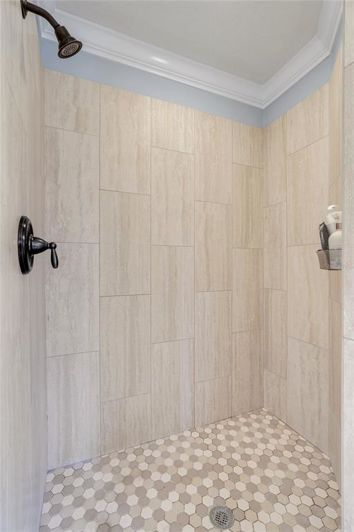 Image No.30-5 Bed Property for sale