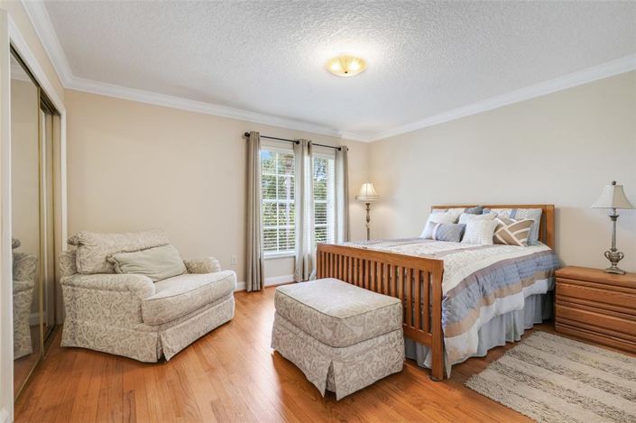 Image No.33-5 Bed Property for sale